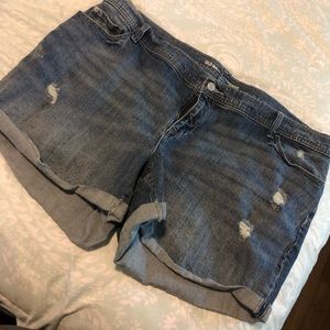 Old Navy Boyfriend Short - Size 20
